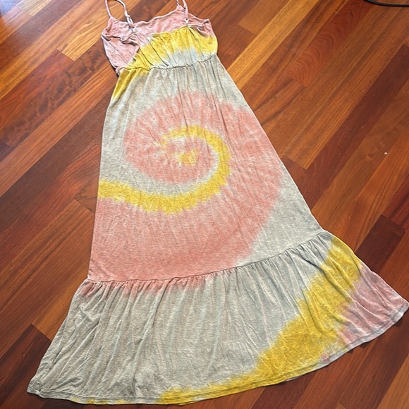 Lily Rose maxi tie dye dress - spaghetti straps - sleeveless - beach - size M - Picture 11 of 12